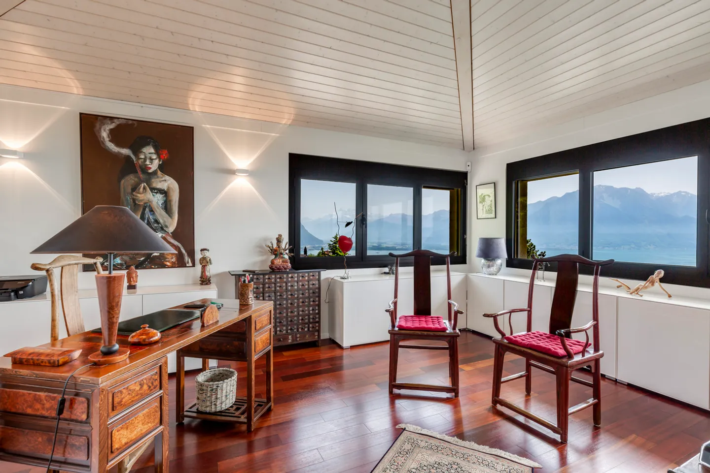Wunderschöne zeitgenössische Villa mit 180° Blick auf den See und die Alpen - Foto 11 von 13