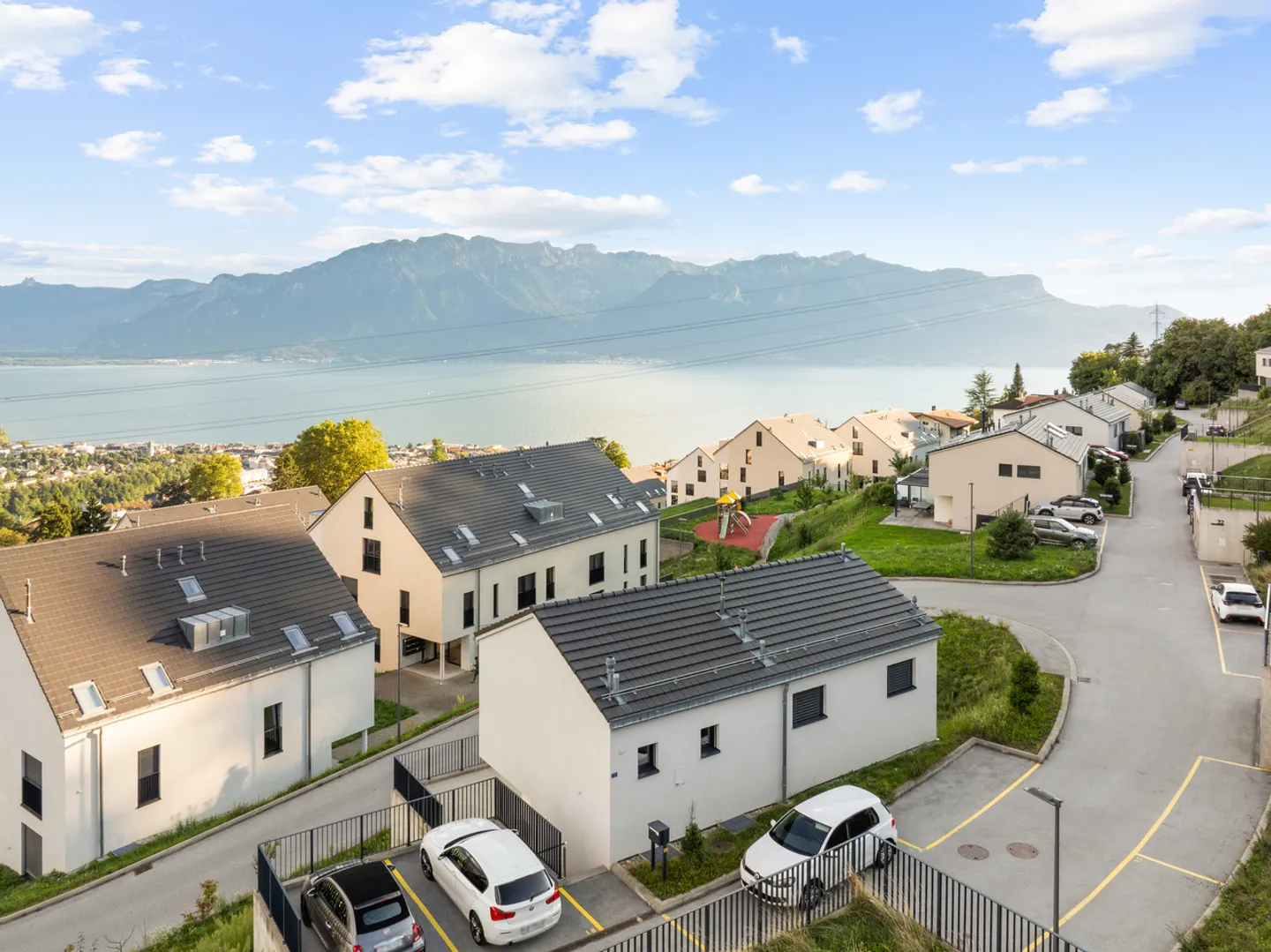Villa familiare contemporanea in un quartiere tranquillo - Foto 2 di 13