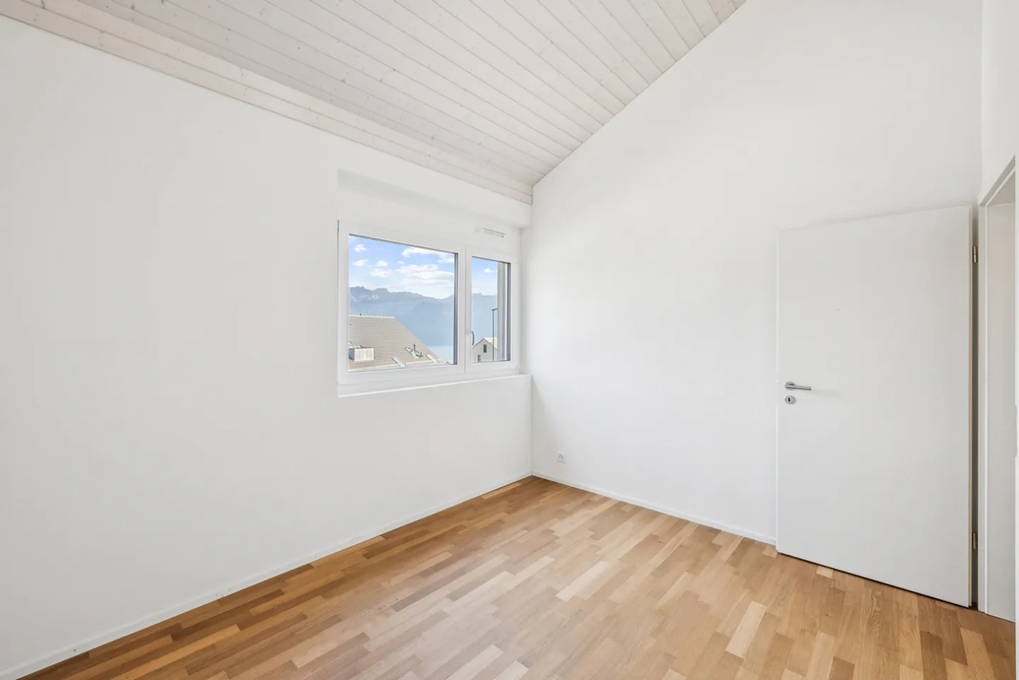 Villa familiare contemporanea in un quartiere tranquillo - Foto 10 di 13
