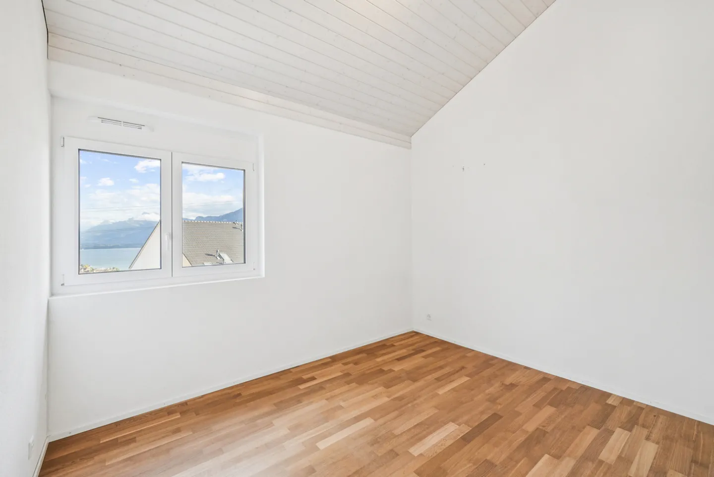 Villa familiare contemporanea in un quartiere tranquillo - Foto 8 di 13