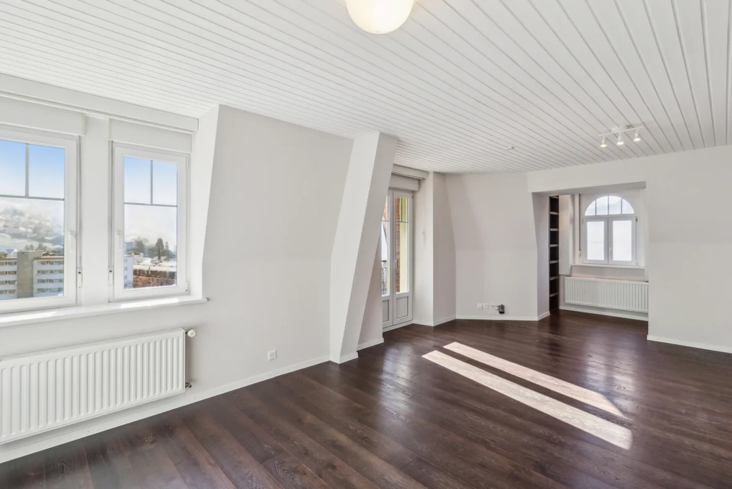 Selten: 4,5-Zimmer-Attikawohnung mit Charakter, Balkon und Seeblick - Foto 9 von 10