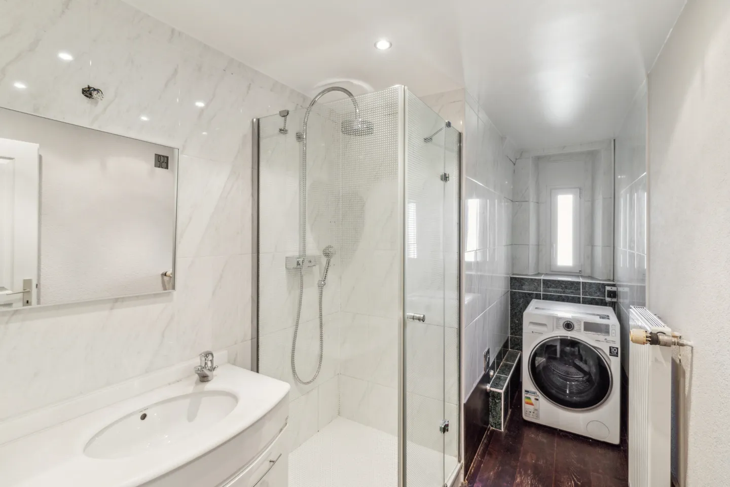 Selten: 4,5-Zimmer-Attikawohnung mit Charakter, Balkon und Seeblick - Foto 5 von 10