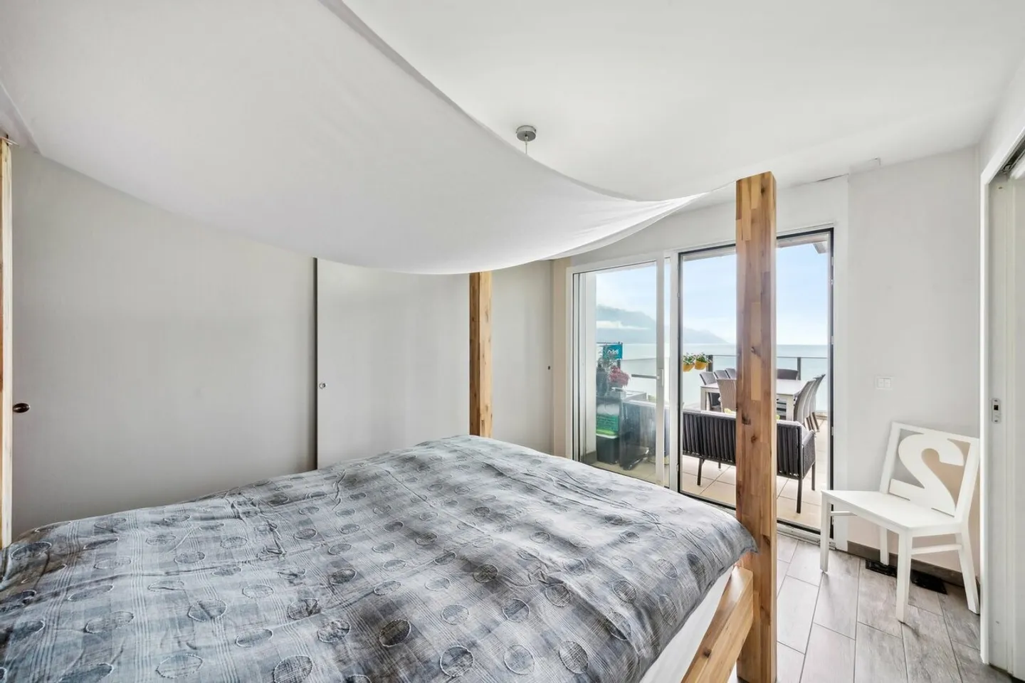 Außergewöhnliches Penthouse mit Panoramablick auf den See - Foto 6 von 10