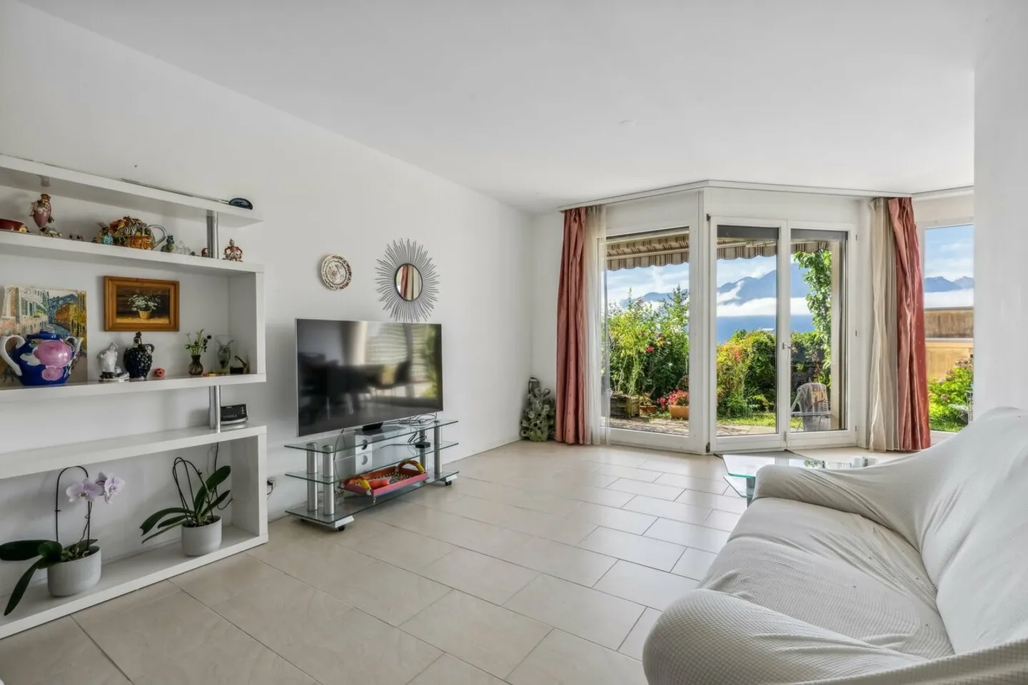 Charmant appartement avec terrasse et piscine - Photo 2 of 12