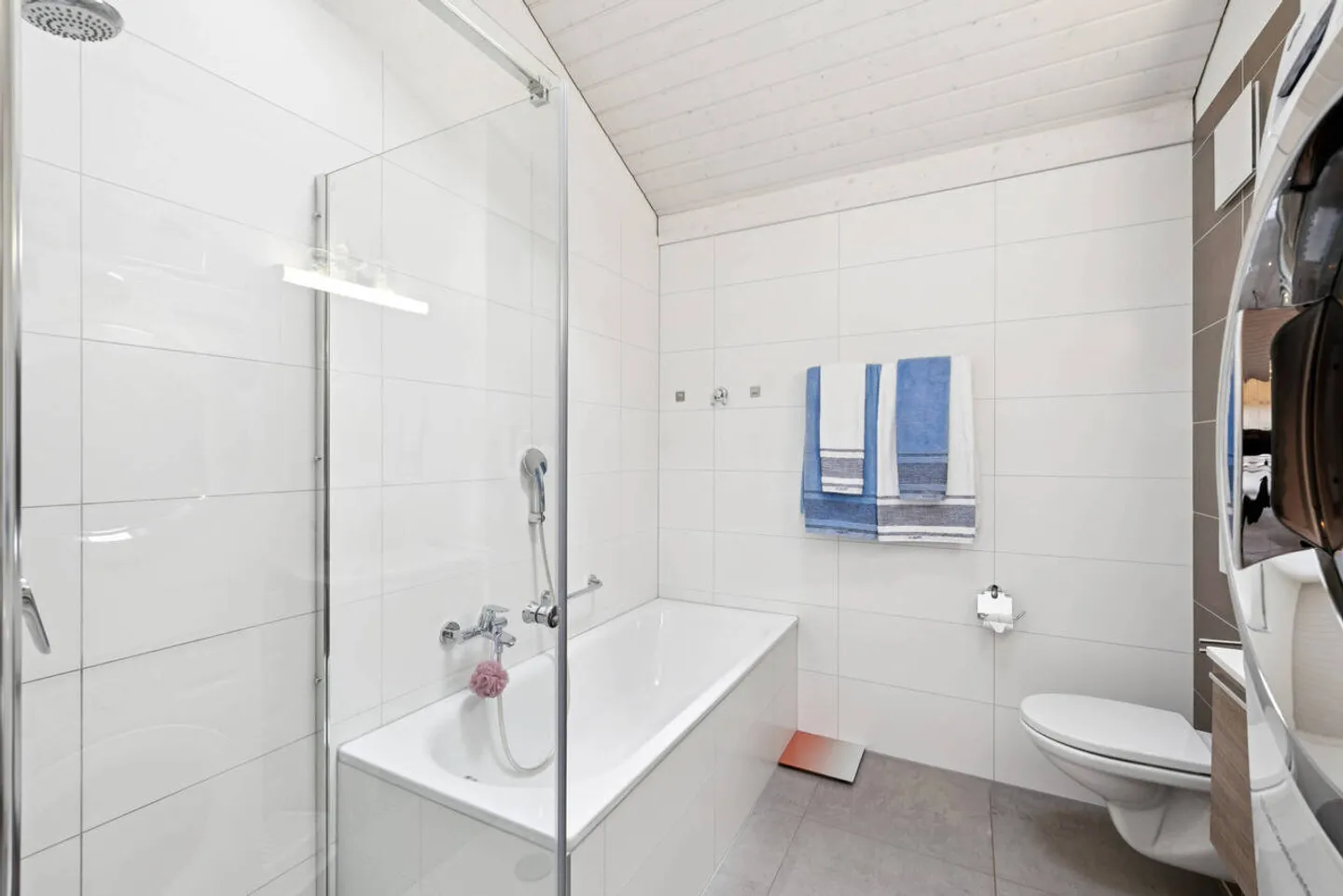 Attique 3.5 pièces confortable - Grande terrasse d'angle et ascenseur - Photo 9 sur 12