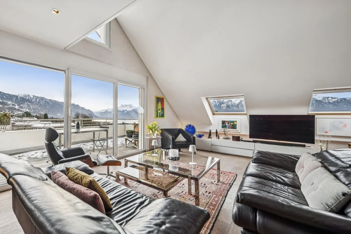 Magnifico duplex nel centro città con vista lago - Foto 1 di 13