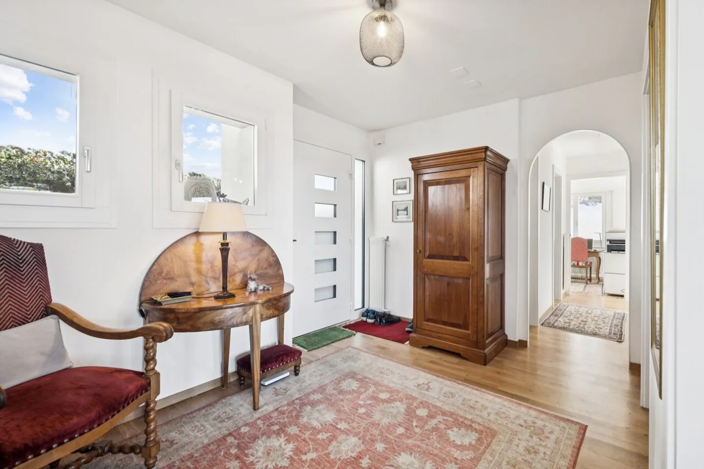 Single-storey villa with a view of the lake and the castle - Photo 11 of 11