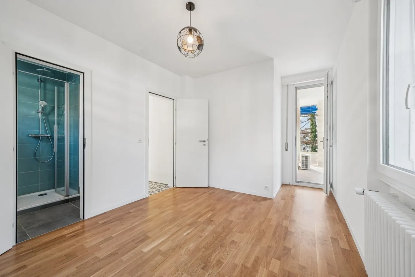 Magnificent 4 1/2 room apartment with terrace and private garden - Photo 7 of 13