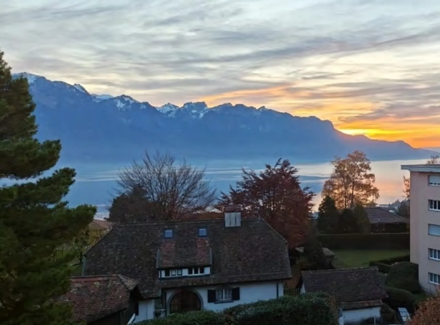 Garantierter "Coup de Coeur"! Vollständig renovierte Wohnung mit atemberaubendem Blick - Foto 1 von 10