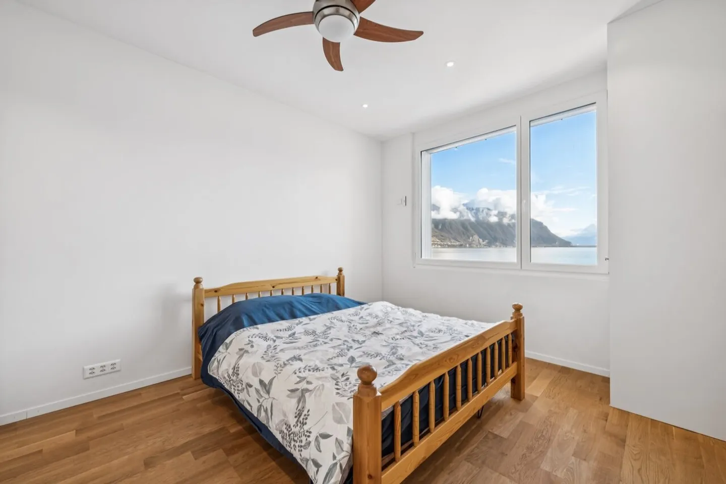 Esclusivo! Splendido appartamento in prima linea sul lago con vista mozzafiato - Foto 10 di 13