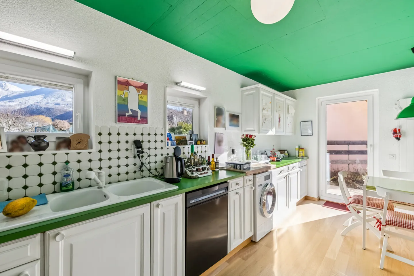 Spacious Villa with Pool - Photo 5 of 13