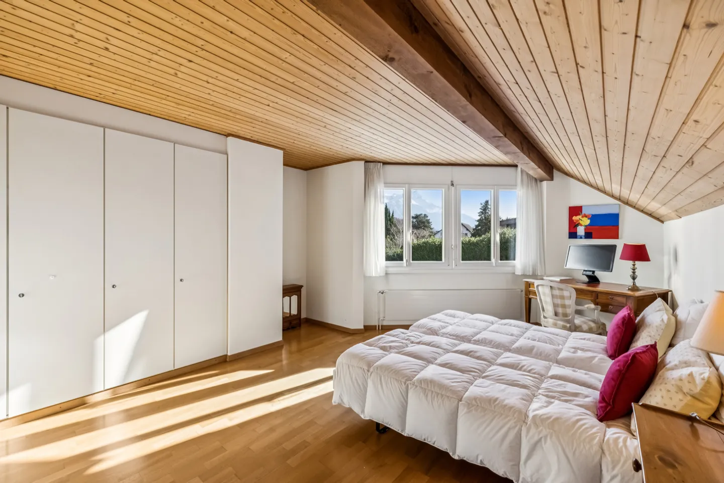 Spacious Villa with Pool - Photo 12 of 13