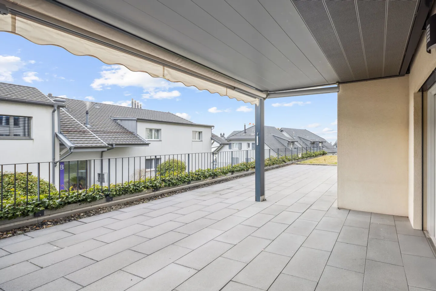 Wunderschöne Wohnung mit privatem Garten und großer Terrasse - Foto 12 von 13