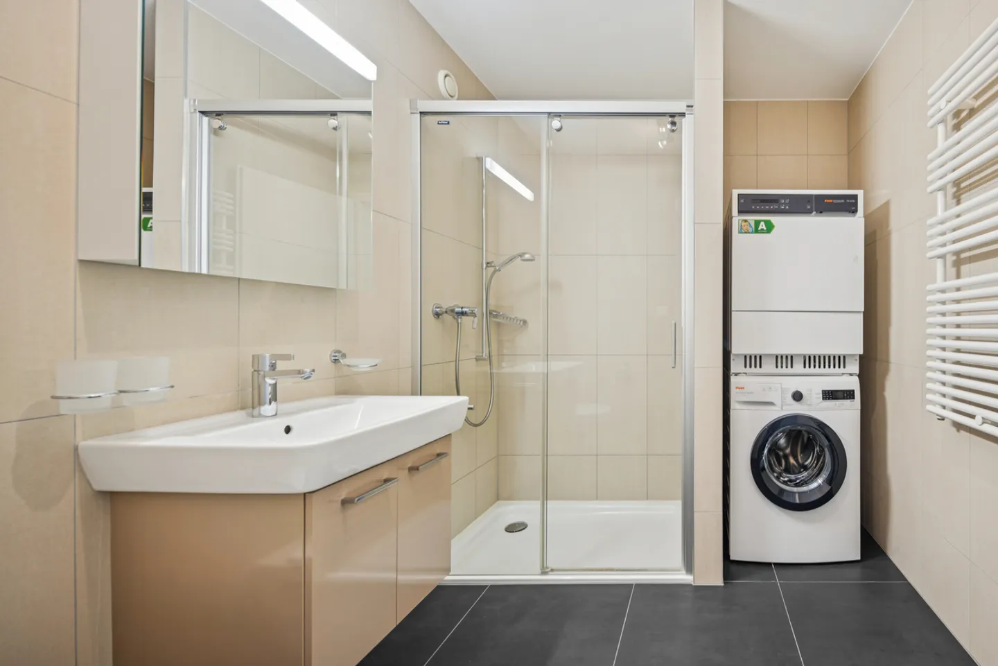 Wunderschöne Wohnung mit privatem Garten und großer Terrasse - Foto 9 von 13