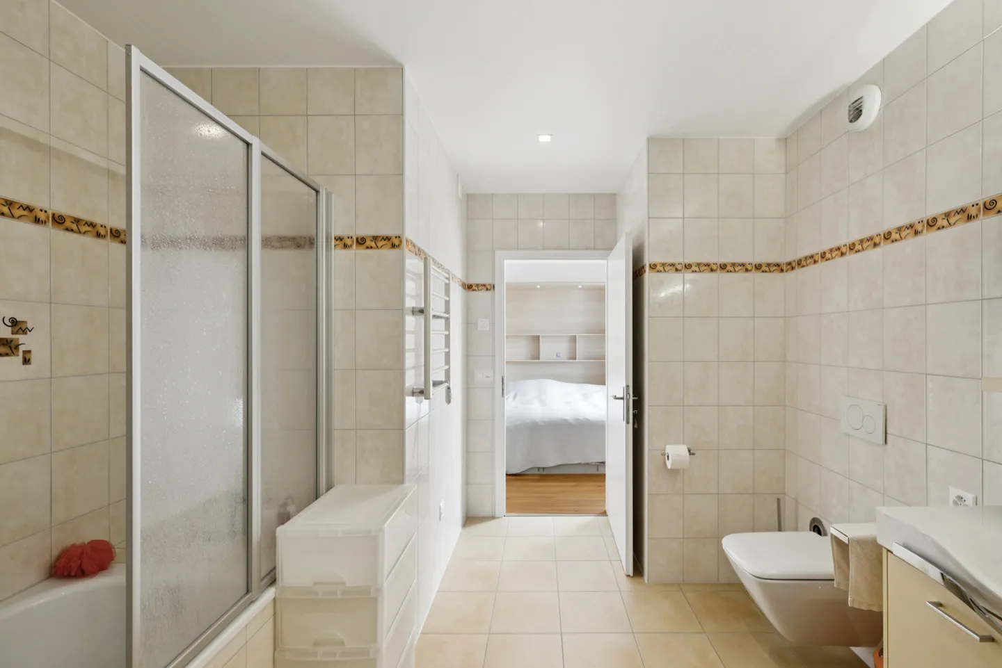 Splendide attique avec vaste terrasse et vue sur le Lac - Photo 8 sur 10