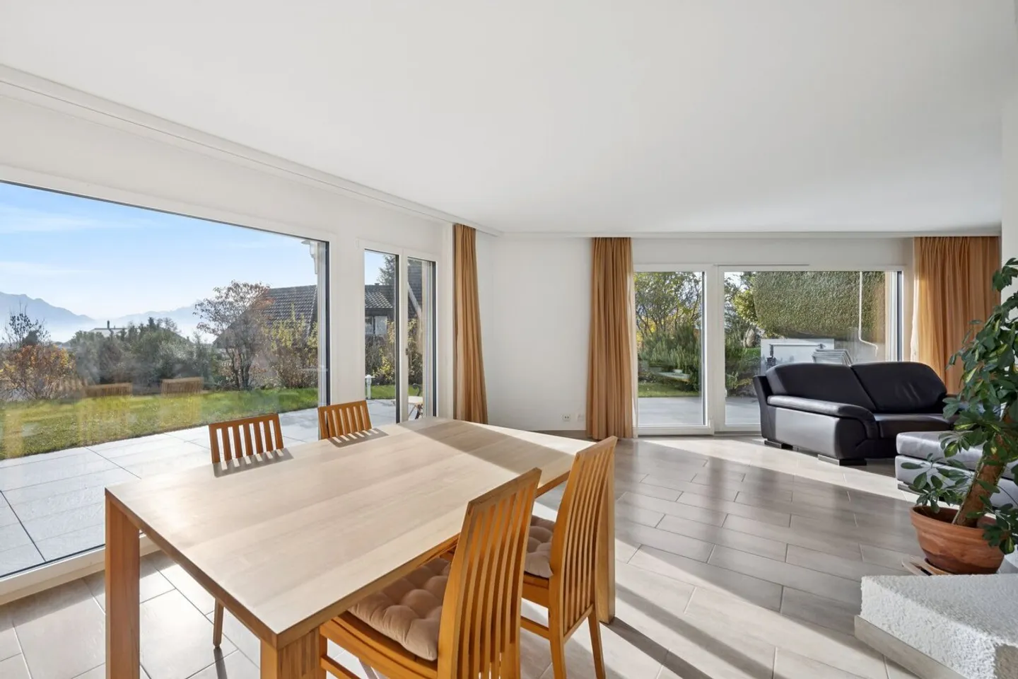 Semi-Detached Villa Ideally Located in Residential Area - Photo 2 of 13