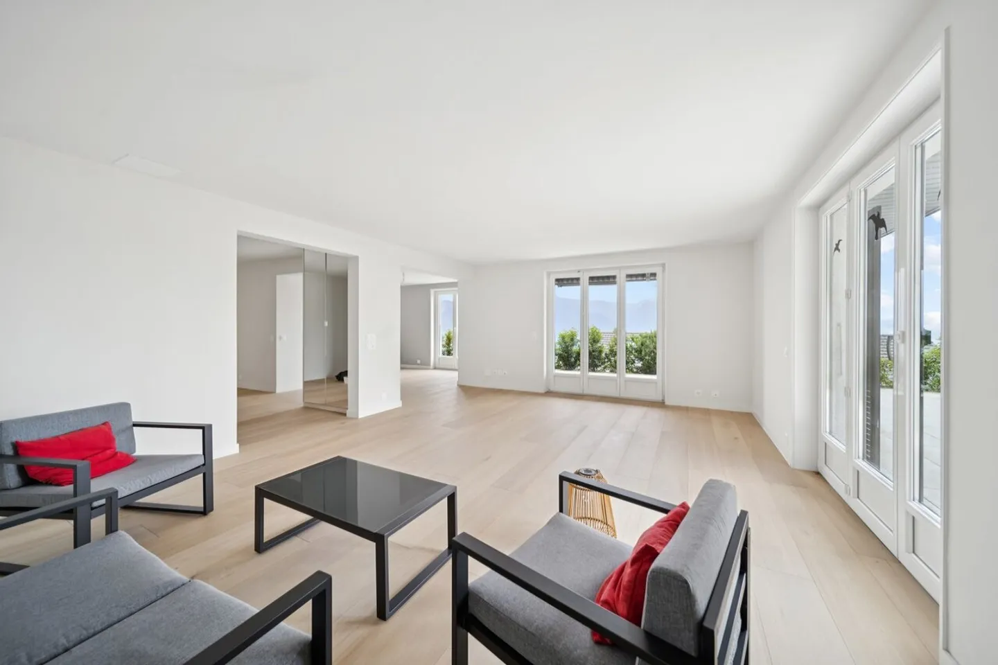 Villa indipendente ristrutturata di 6 1/2 stanze! - Foto 8 di 13