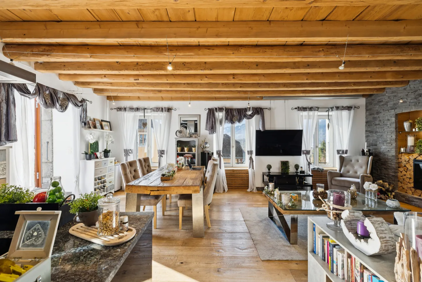 Appartement 5,5 pièces "coup de coeur" avec terrasse de 60m2 - Foto 1 von 13