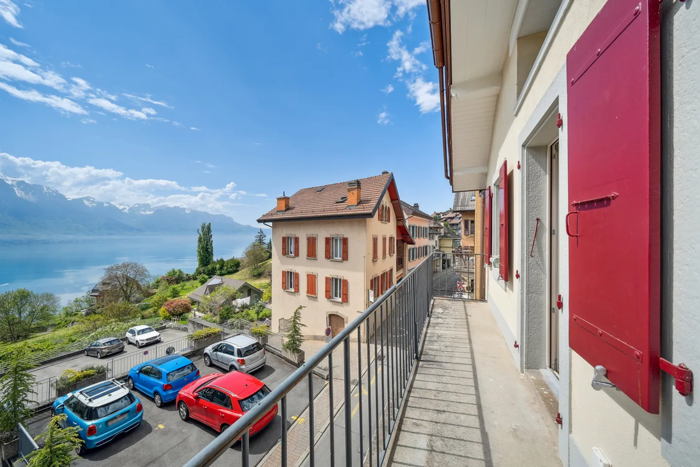 Studio rénové - charme, lumière et vue lac - Photo 3 sur 7