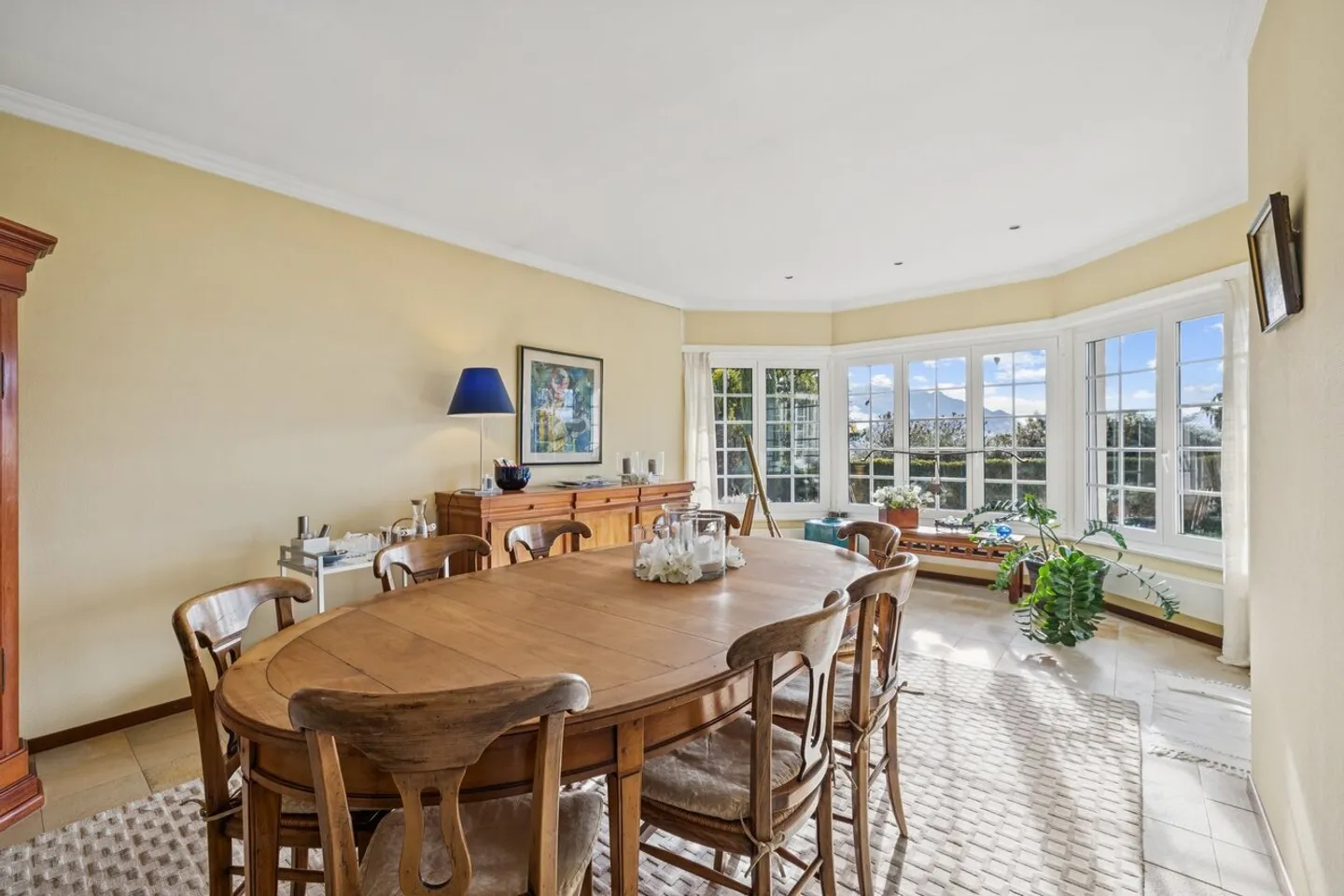 Timeless charm for this individual villa - Photo 10 of 13