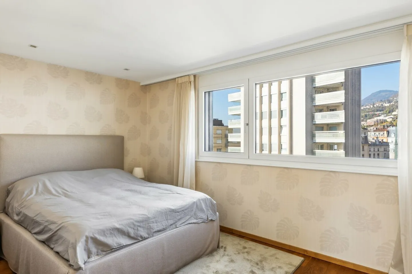 Situation unique ! A deux pas du bord du lac et avec vue panoramique - Photo 8 sur 13