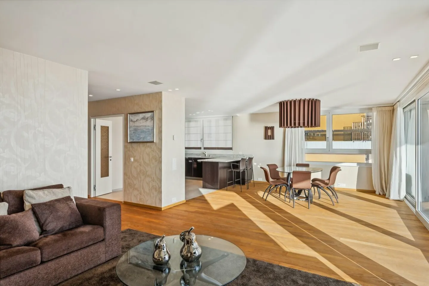 Situation unique ! A deux pas du bord du lac et avec vue panoramique - Photo 2 sur 13