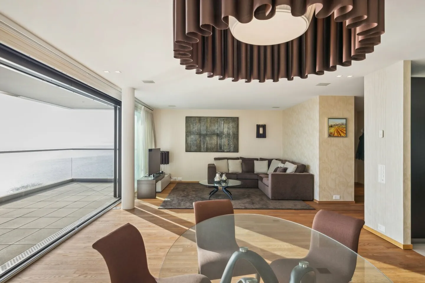 Situation unique ! A deux pas du bord du lac et avec vue panoramique - Photo 6 sur 13