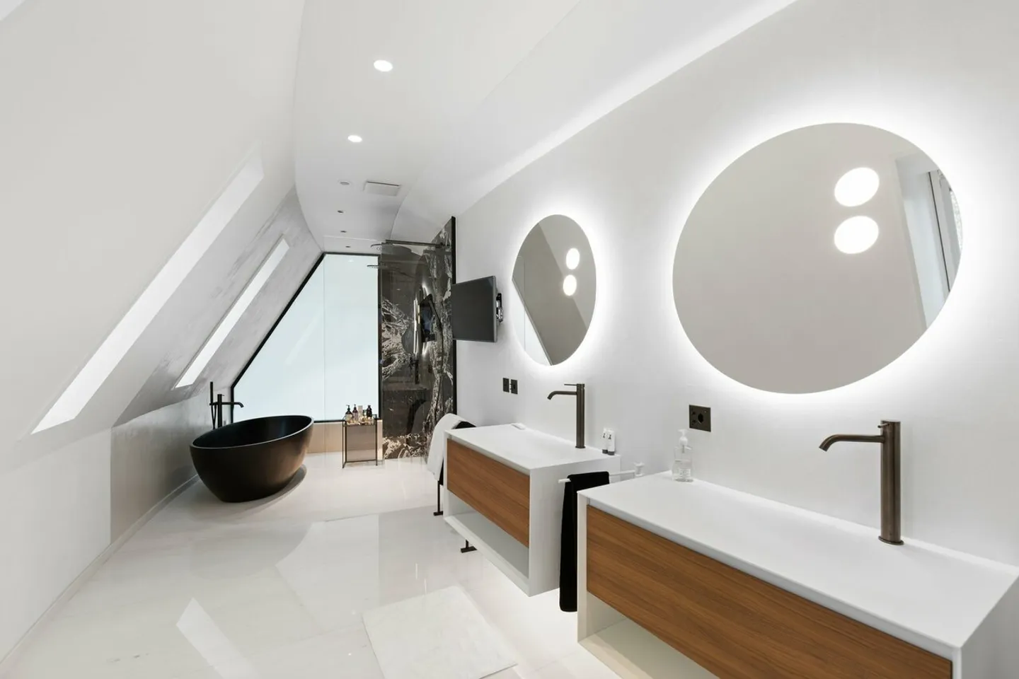 Sublime villa d'architetto a piedi nell'acqua - Foto 11 di 13