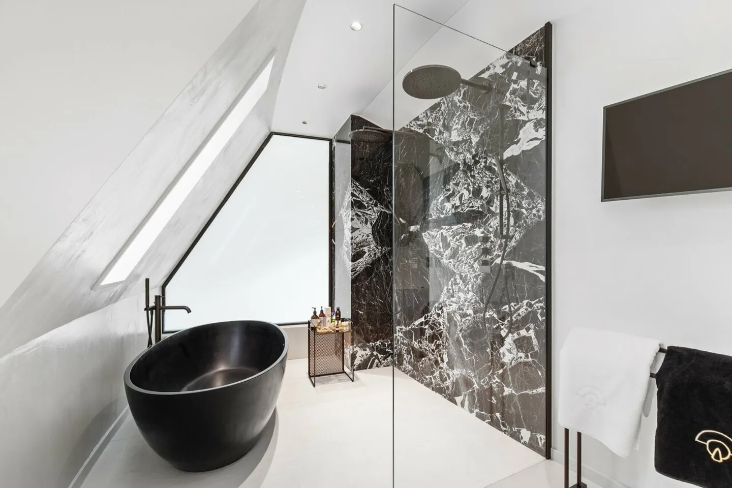 Sublime villa d'architetto a piedi nell'acqua - Foto 12 di 13