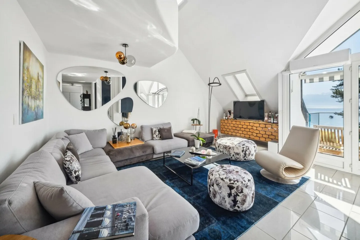 Charming waterfront apartment - Photo 3 of 13