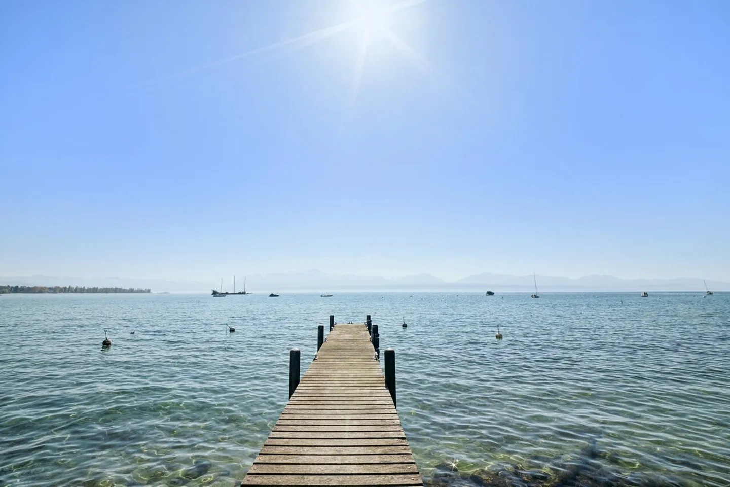 Charming waterfront apartment - Photo 1 of 13