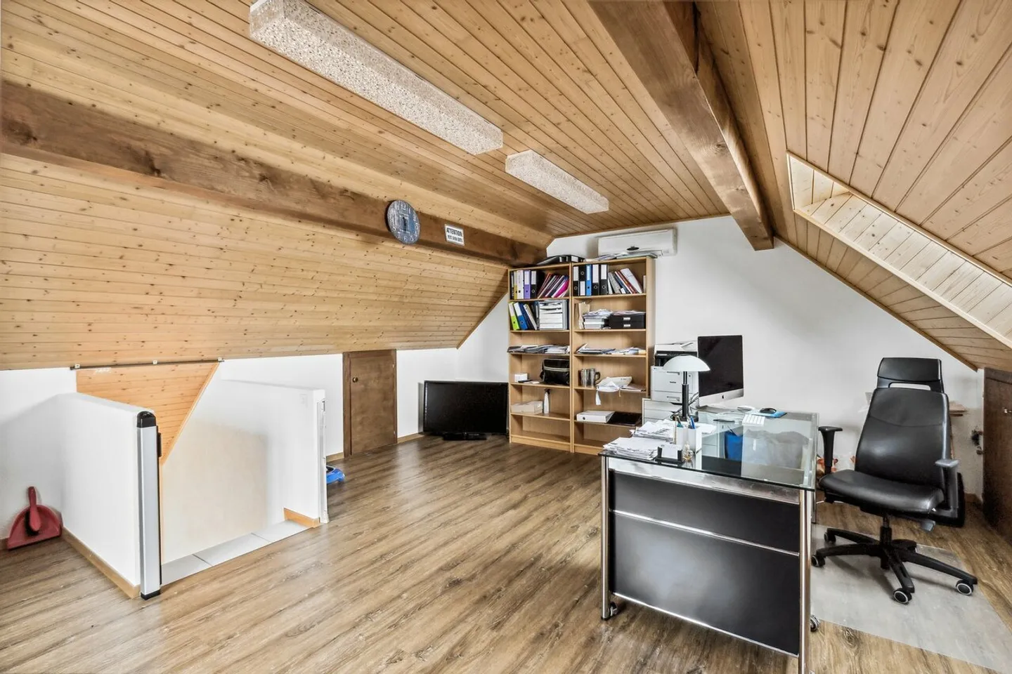 Spacieuse villa de 256 m² située au centre de Ballens - Photo 12 sur 13