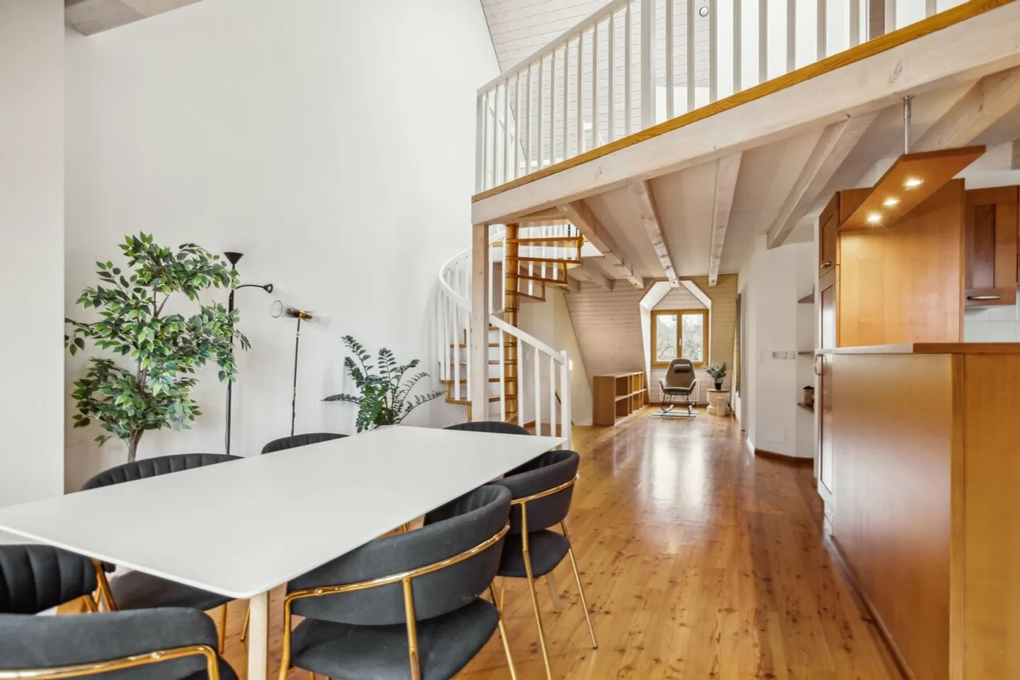 Magnifique appartement dans le vieux bourg d'Aubonne - Photo 3 sur 13