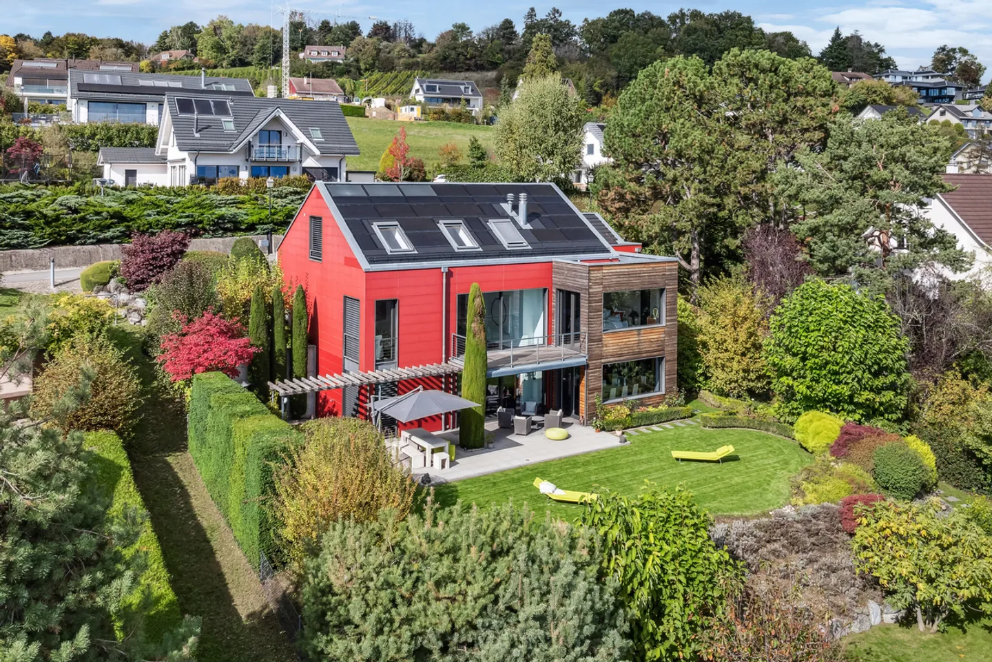 Villa contemporanea con vista mozzafiato - Foto 1 di 13