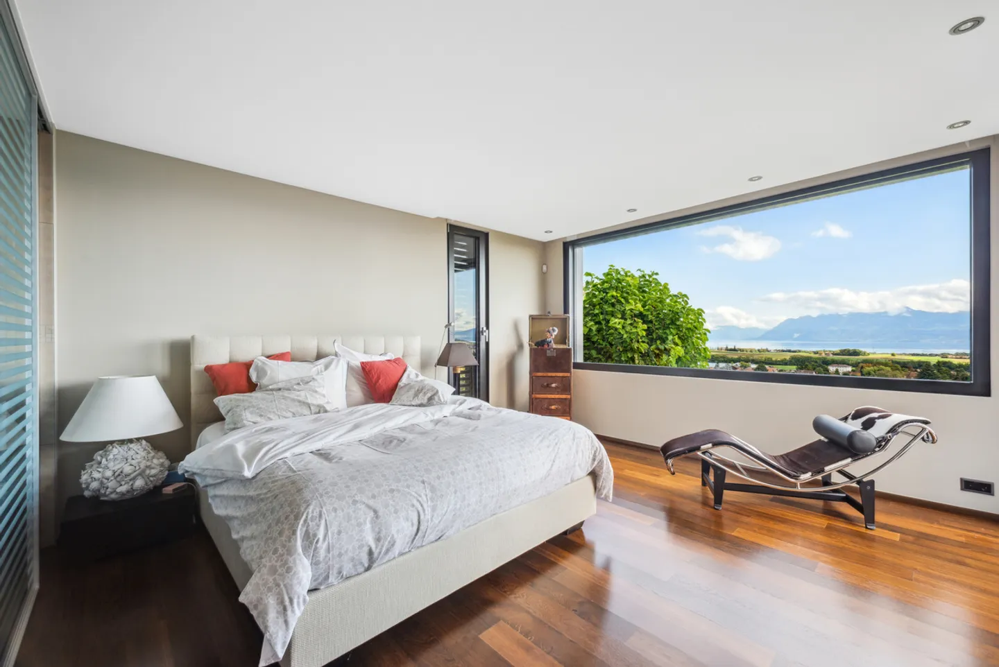 Villa contemporanea con vista mozzafiato - Foto 12 di 13