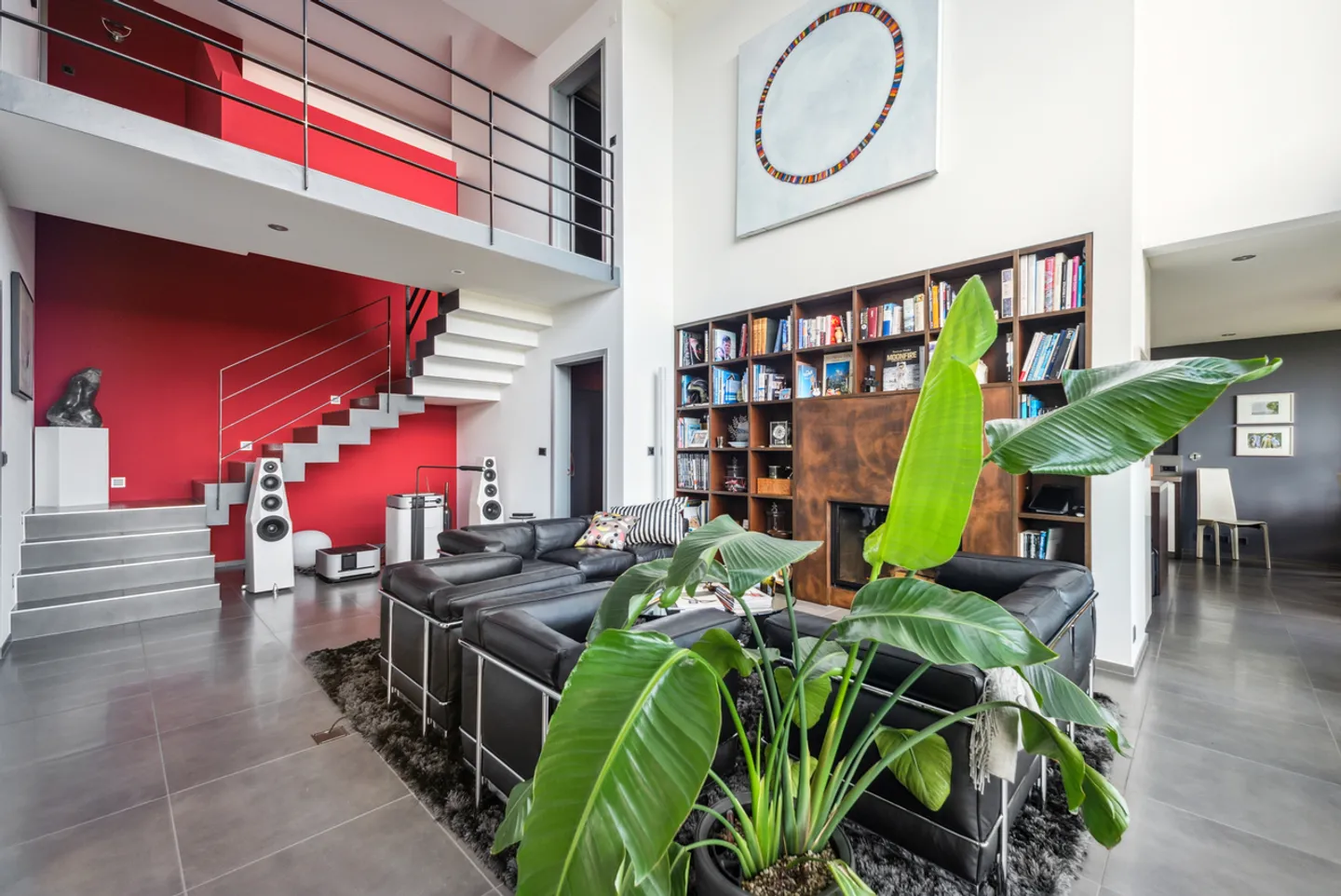 Villa contemporanea con vista mozzafiato - Foto 2 di 13