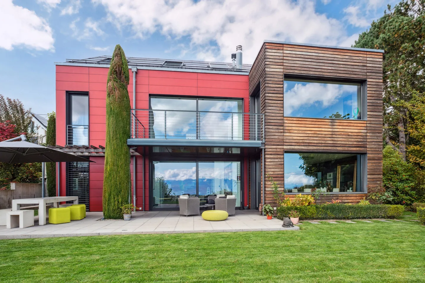Villa contemporanea con vista mozzafiato - Foto 3 di 13