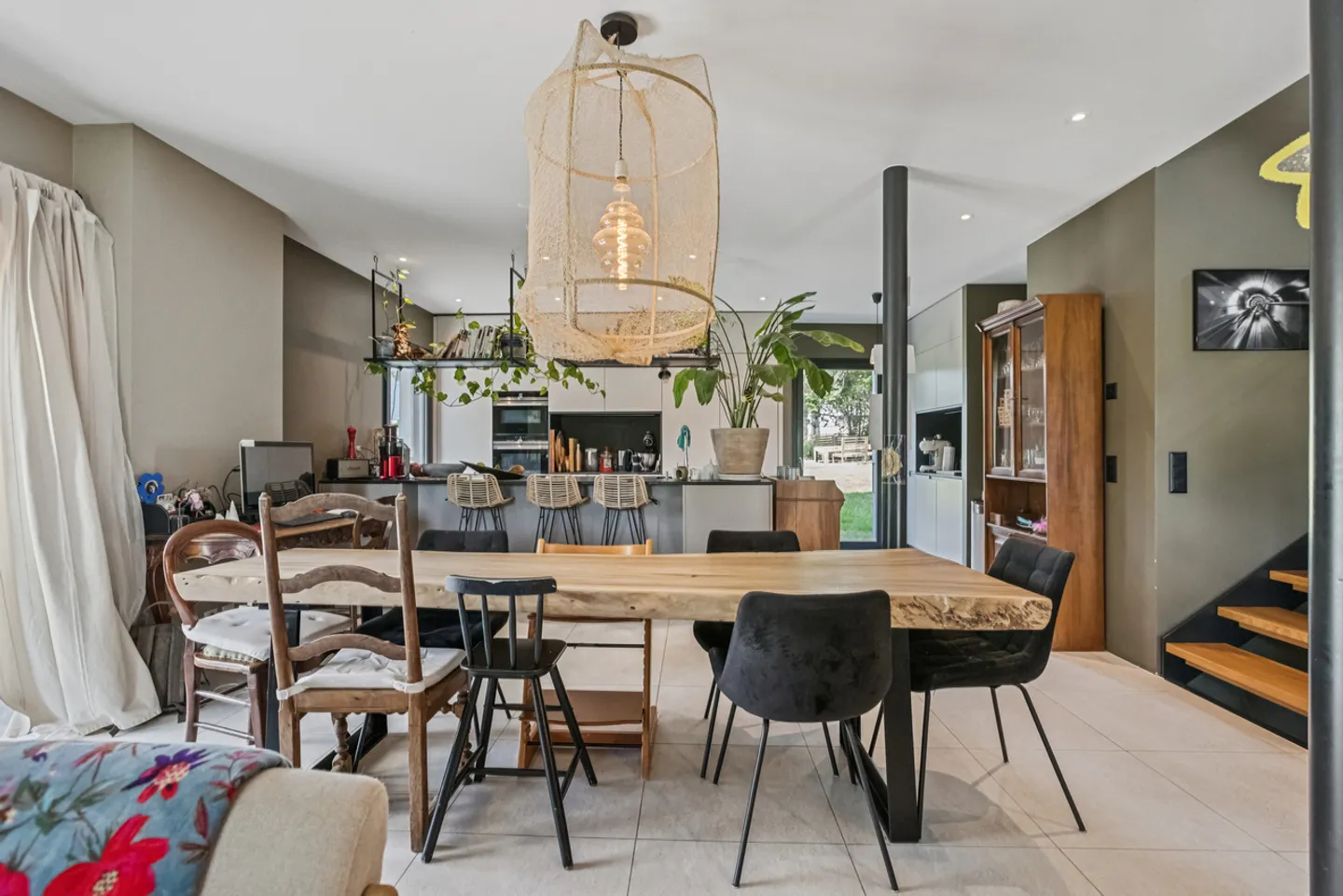 Superb family home in a haven of tranquility! - Photo 6 of 13