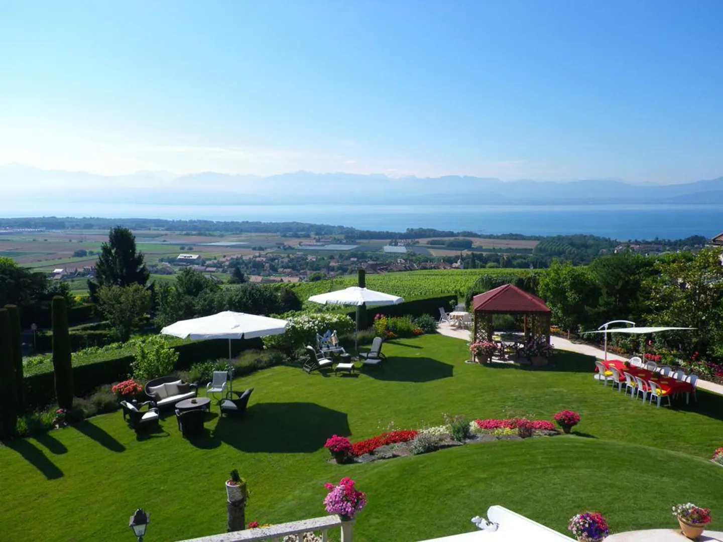 Luxuriöse Immobilie mit atemberaubendem Blick auf den Genfersee und die Alpen - Foto 11 von 13