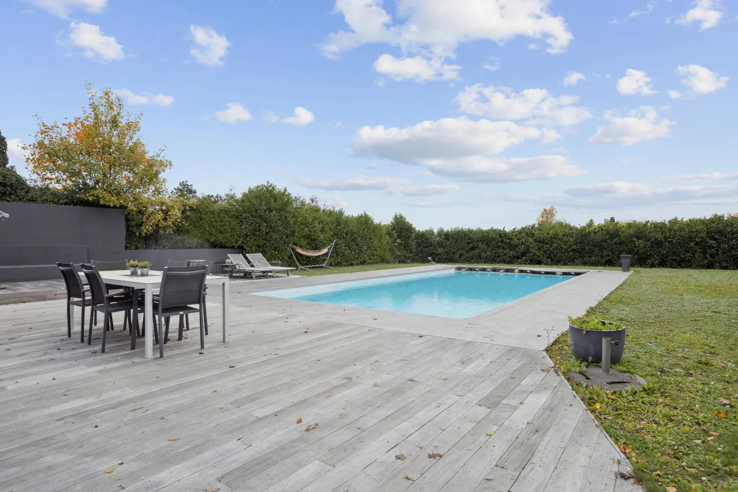 Stunning villa in the heart of the coast with majestic views of the lake - Photo 6 of 13