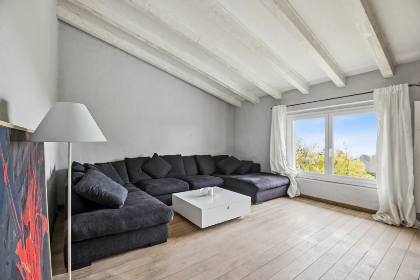 Stunning villa in the heart of the coast with majestic views of the lake - Photo 10 of 13