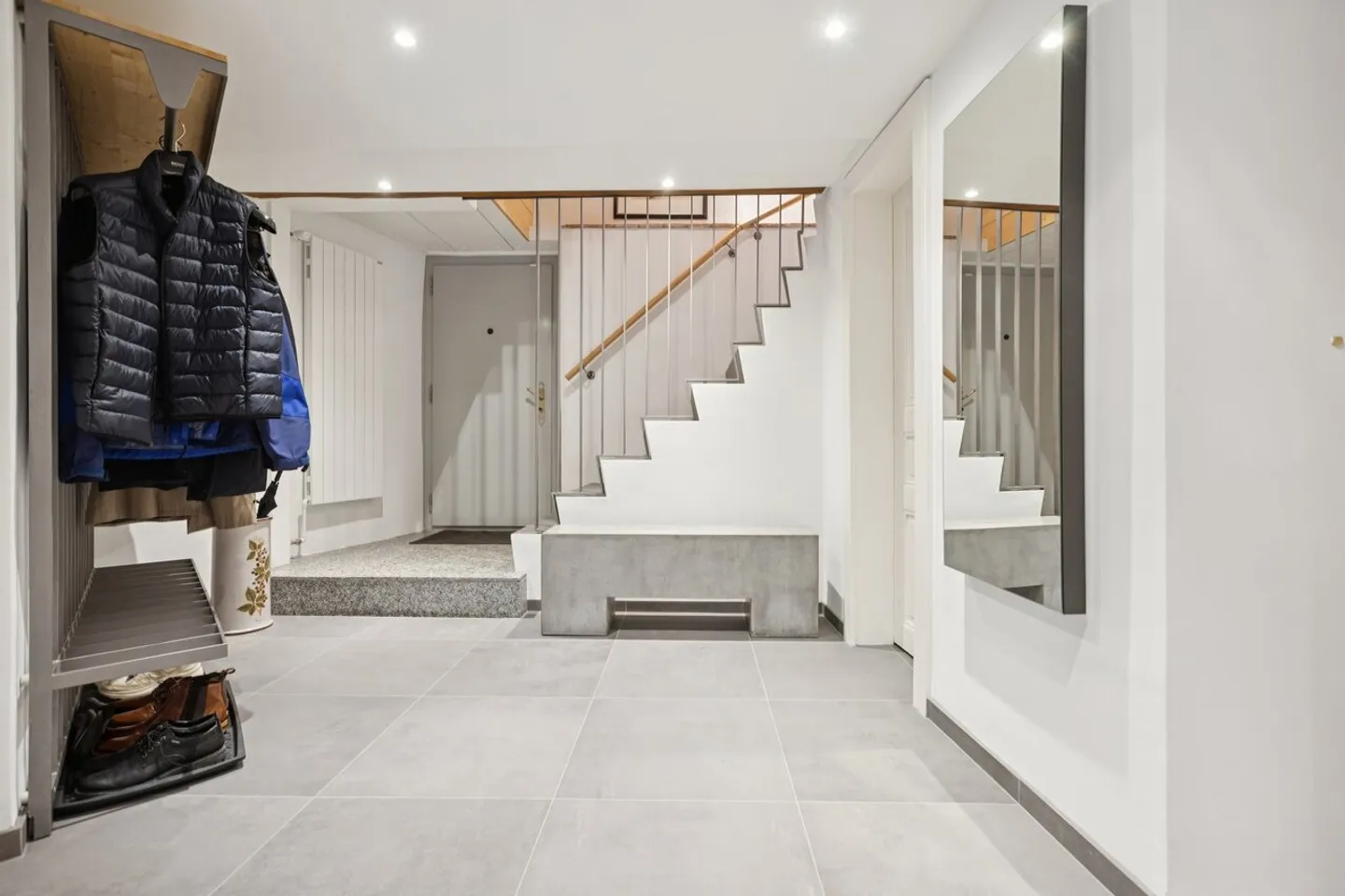 Exceptional Master House - Photo 10 of 13