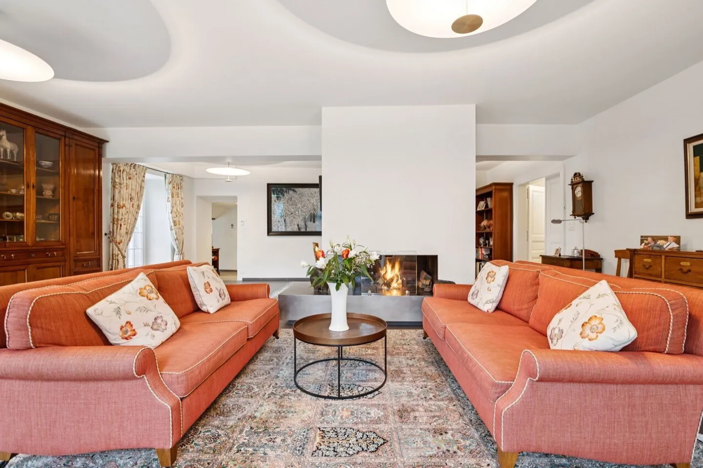 Exceptional Master House - Photo 6 of 13