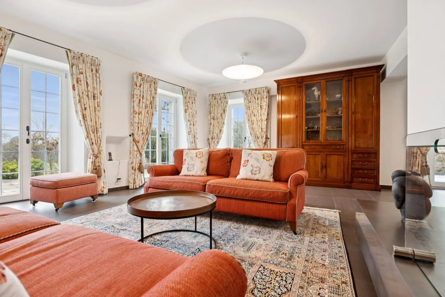 Exceptional Master House - Photo 8 of 13