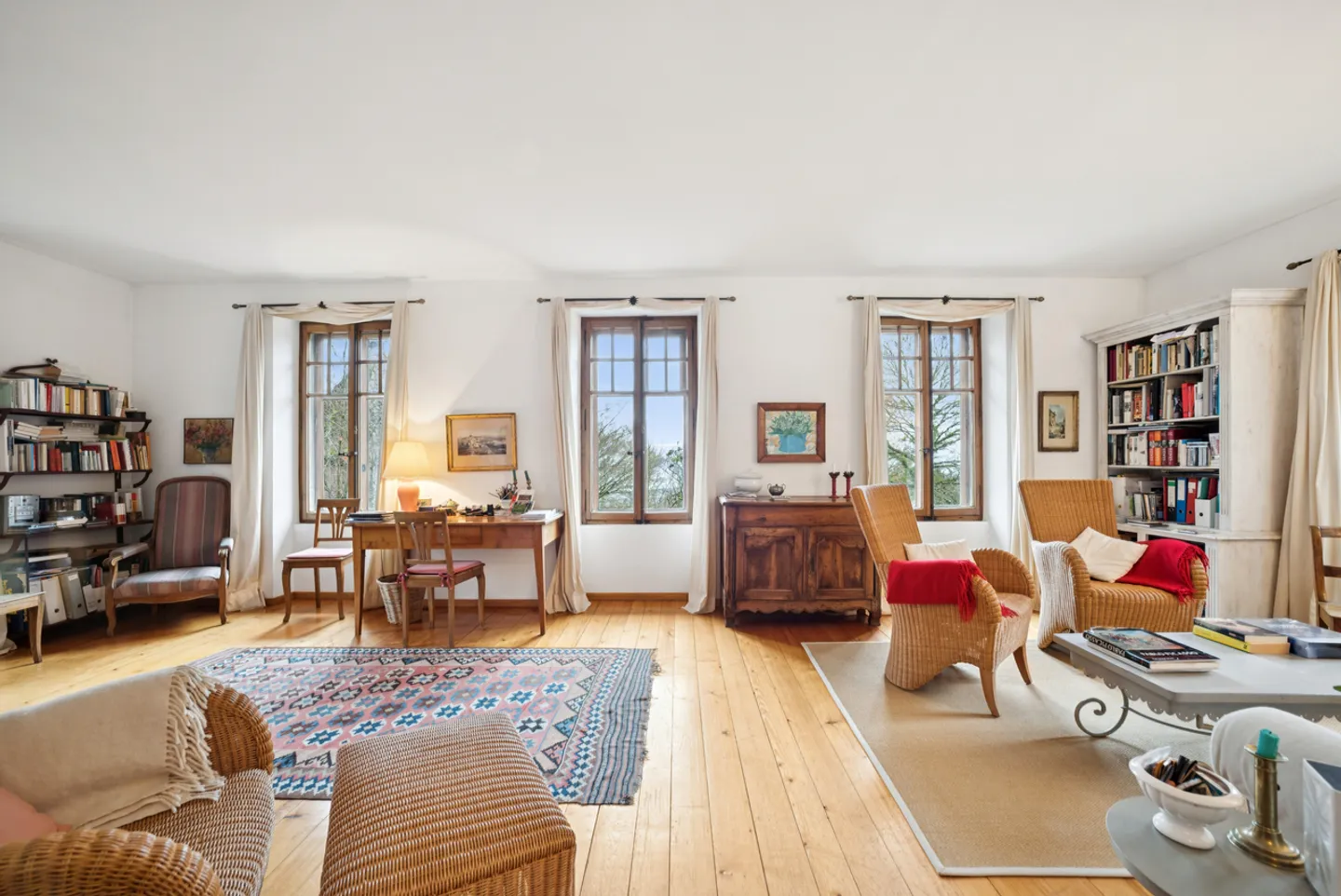 Manor House - Charm and Prestige on the Heights - Photo 11 of 13