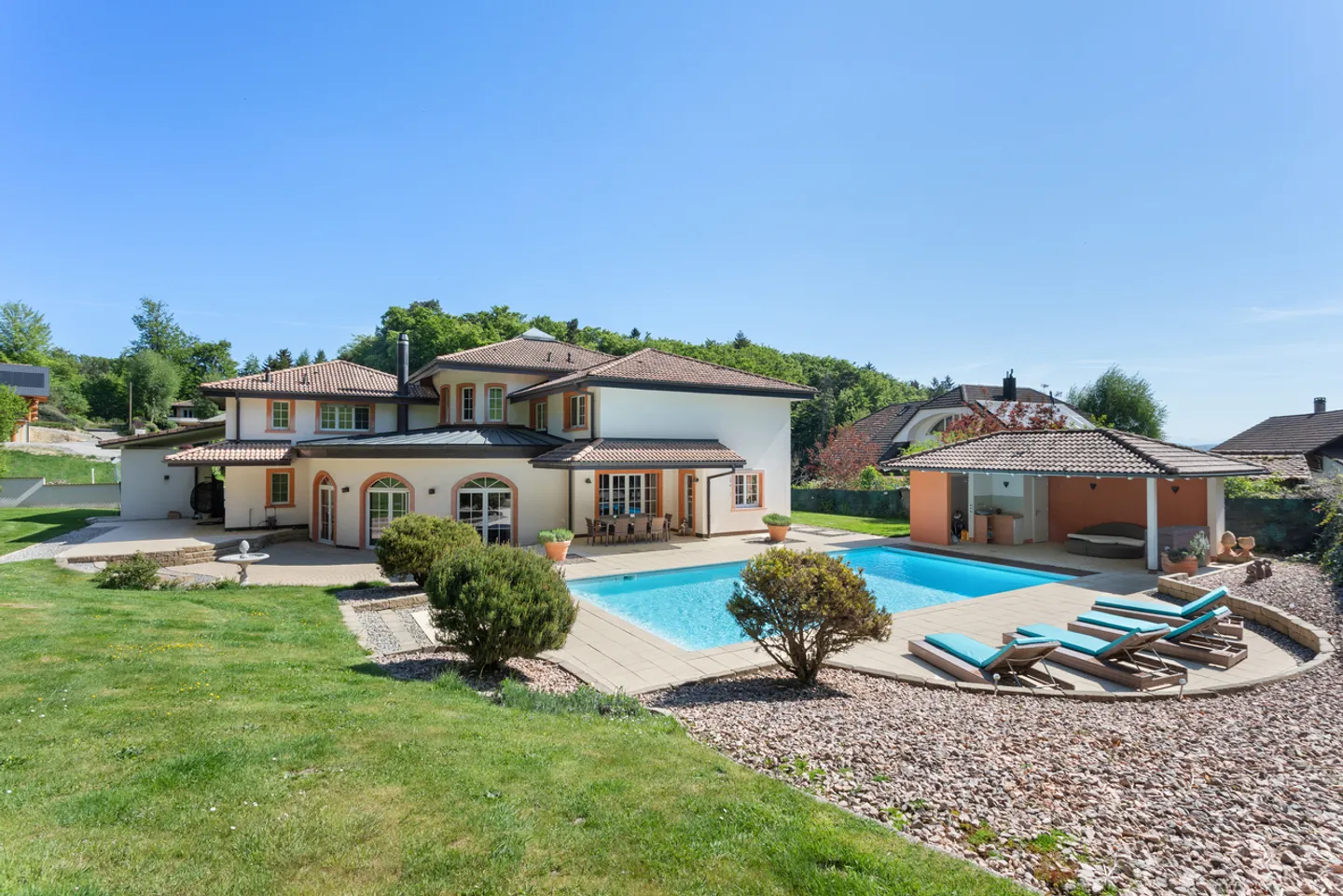 Superbe propriété dans un cadre verdoyant proche de Fribourg - Photo 12 sur 13