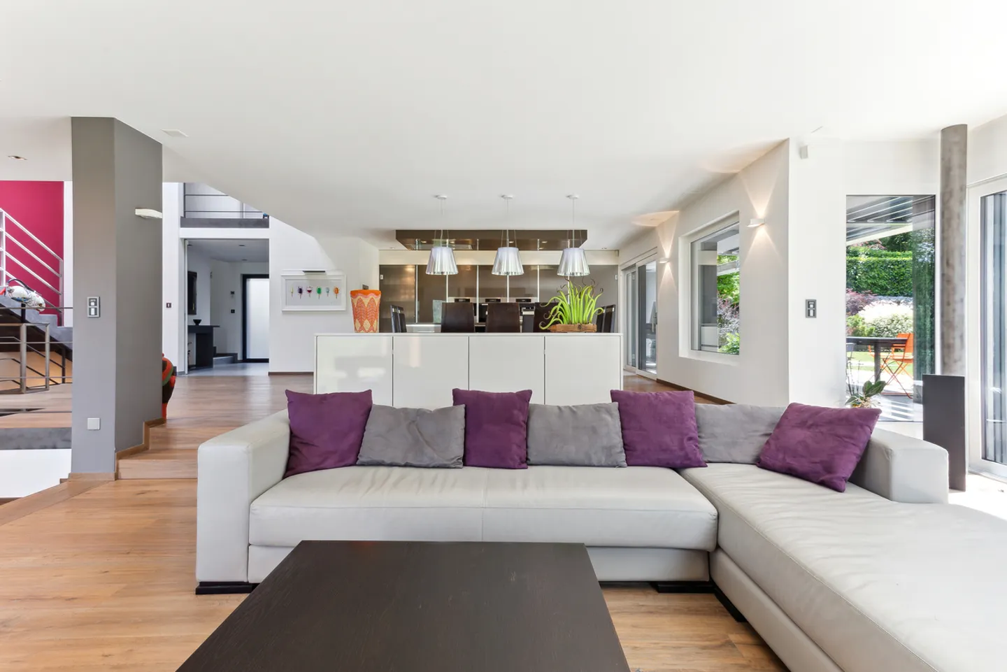Villa contemporanea di alto standing al confine con la zona agricola - Foto 7 di 13
