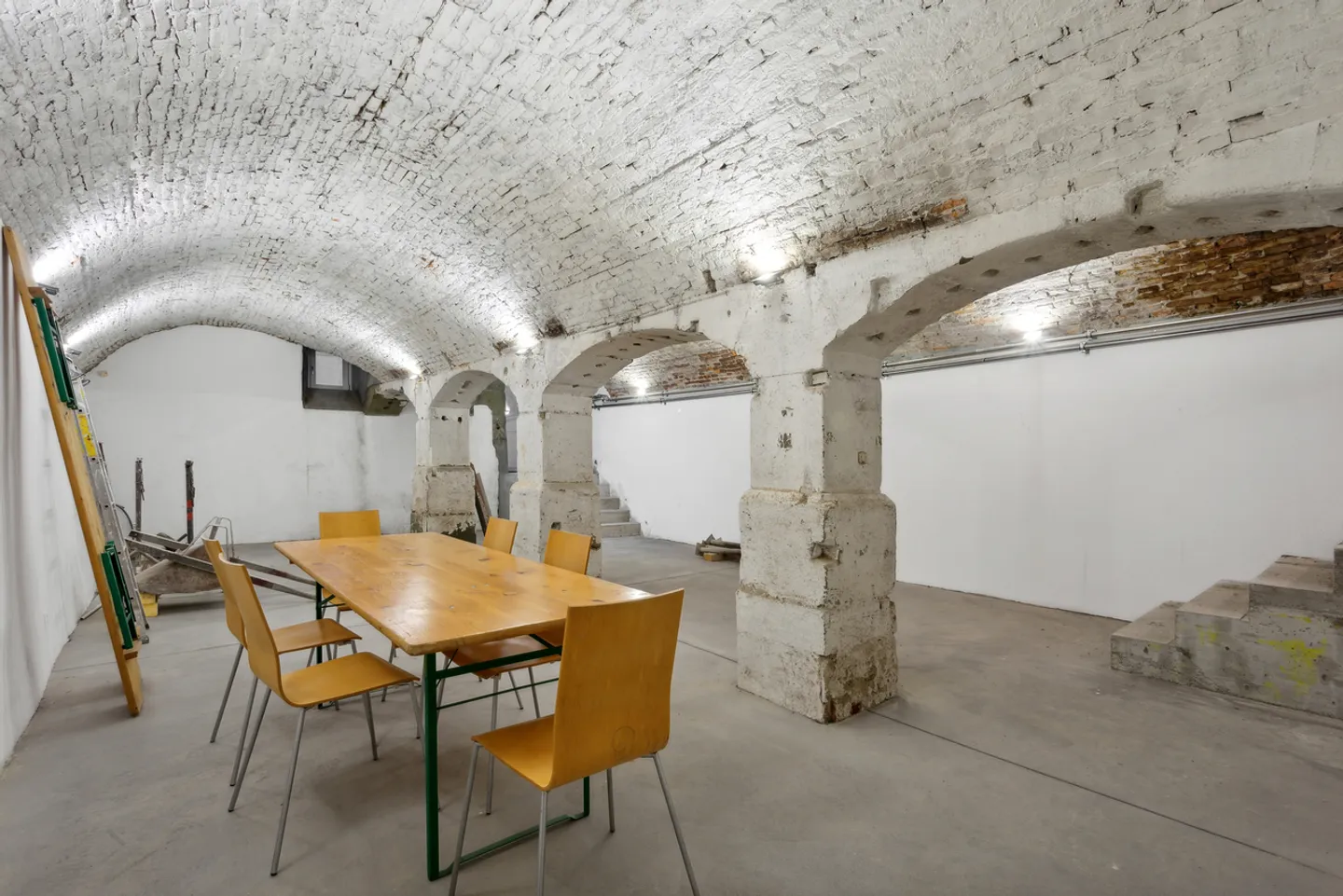 Magnifique cave voutée au coeur du quartier du Bourg - Photo 3 sur 7