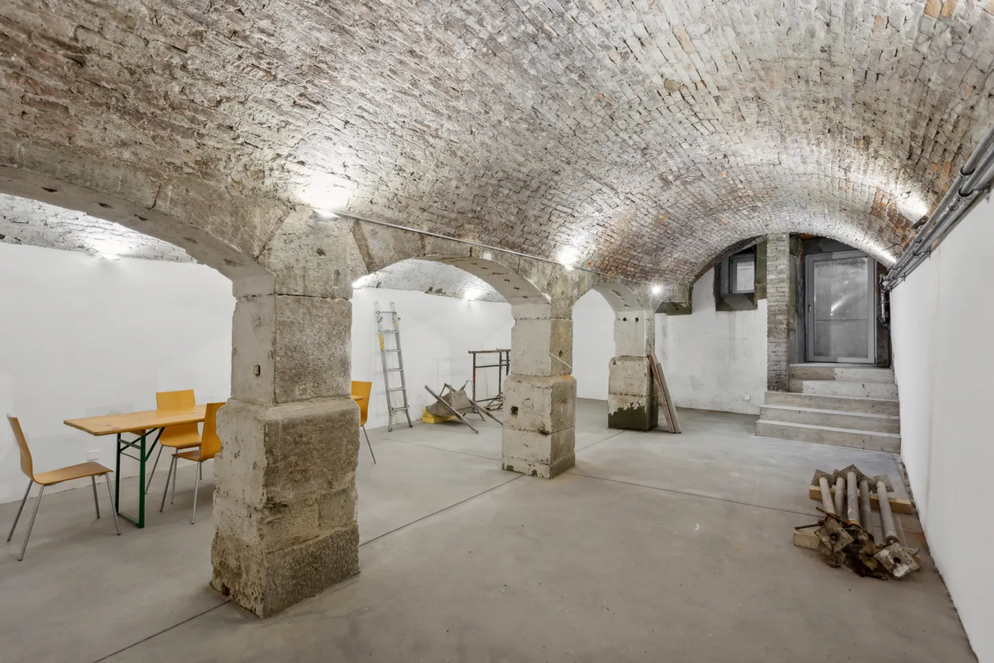 Magnifique cave voutée au coeur du quartier du Bourg - Photo 1 sur 7
