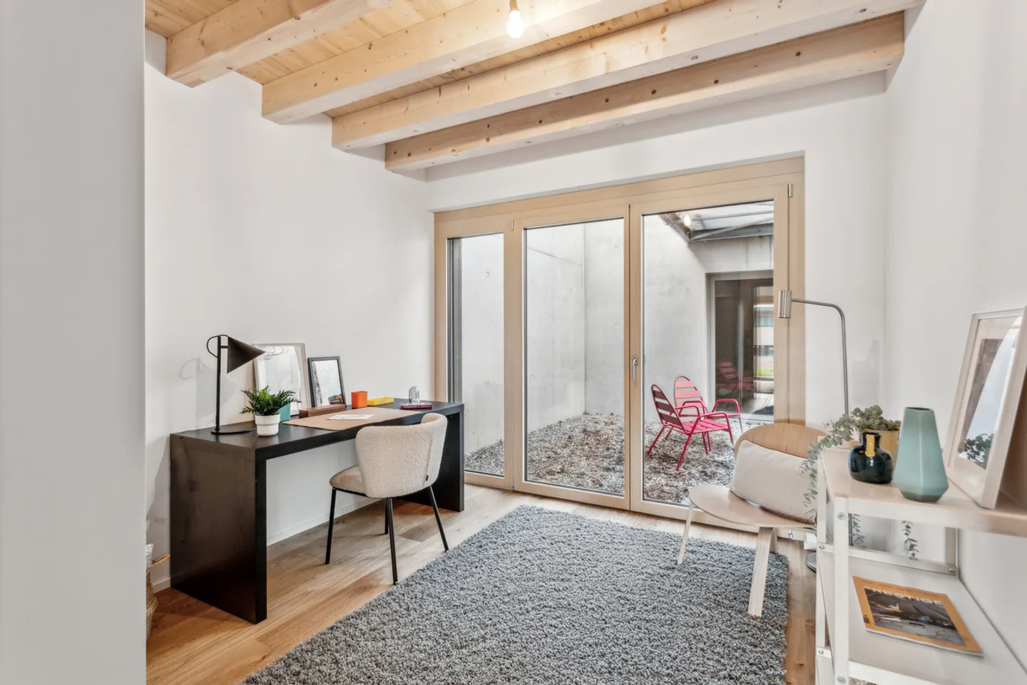 Wunderschöner zeitgenössischer Duplex mit Patio - Foto 8 von 13